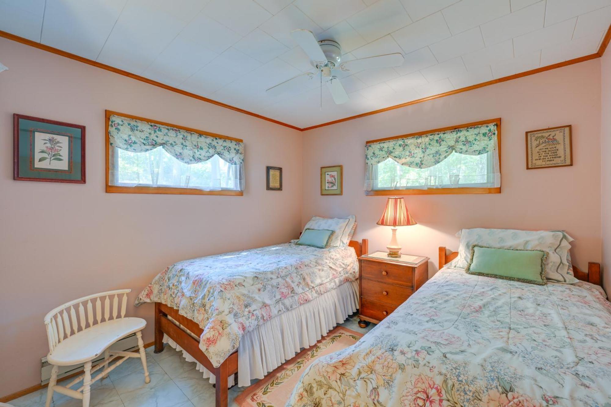 Home In Long Island Wine Country - Walk To Beach! Cutchogue Luaran gambar
