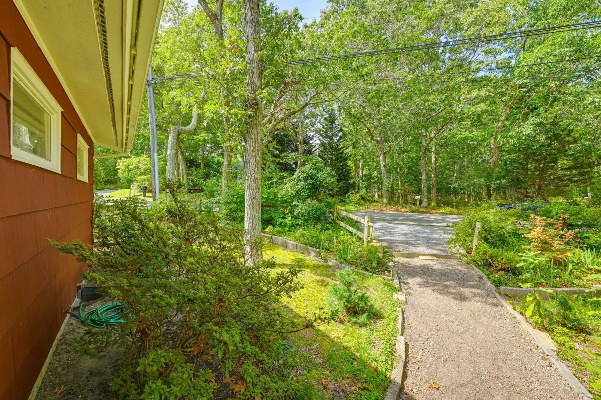 Home In Long Island Wine Country - Walk To Beach! Cutchogue Luaran gambar