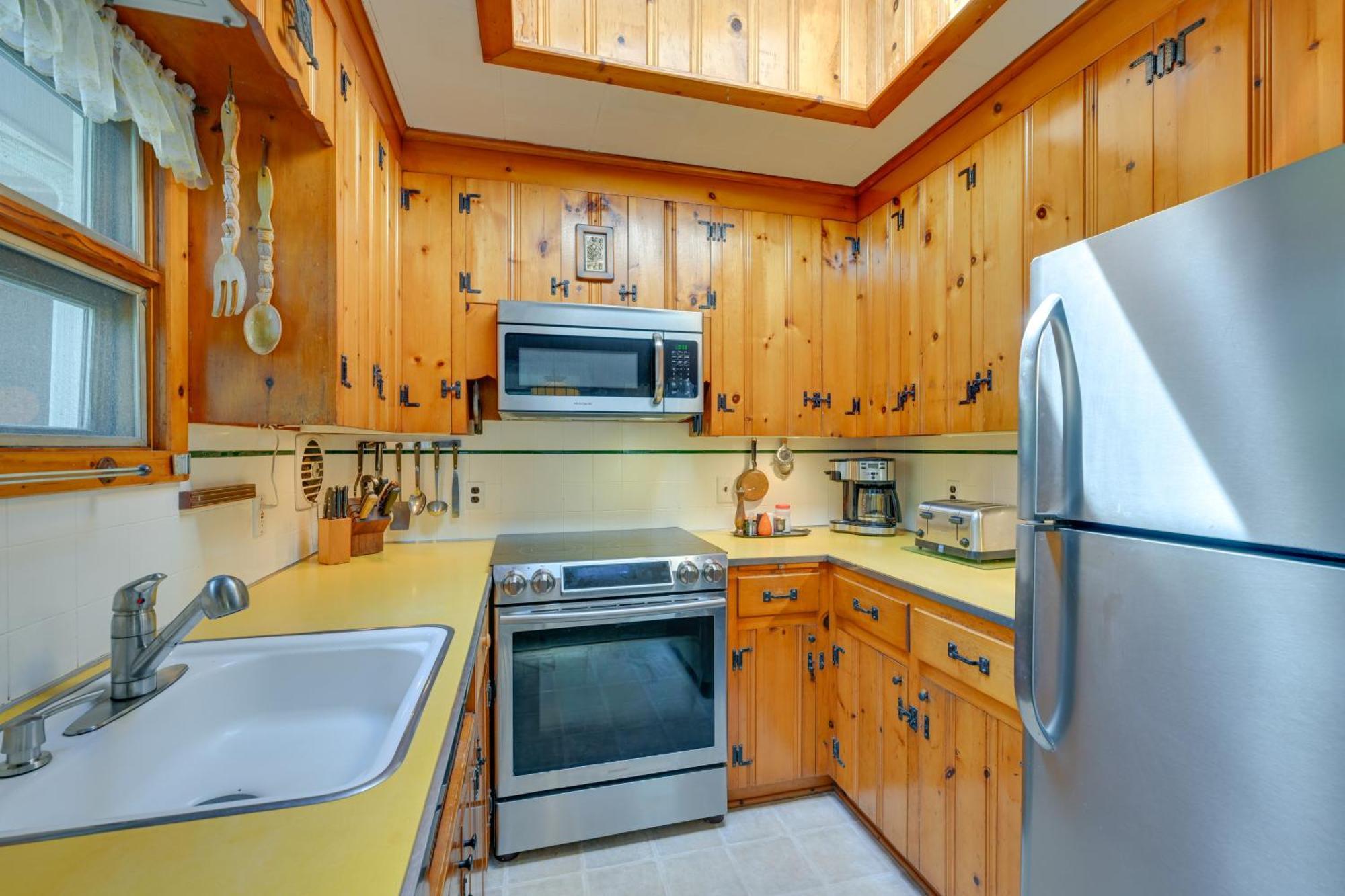 Home In Long Island Wine Country - Walk To Beach! Cutchogue Luaran gambar