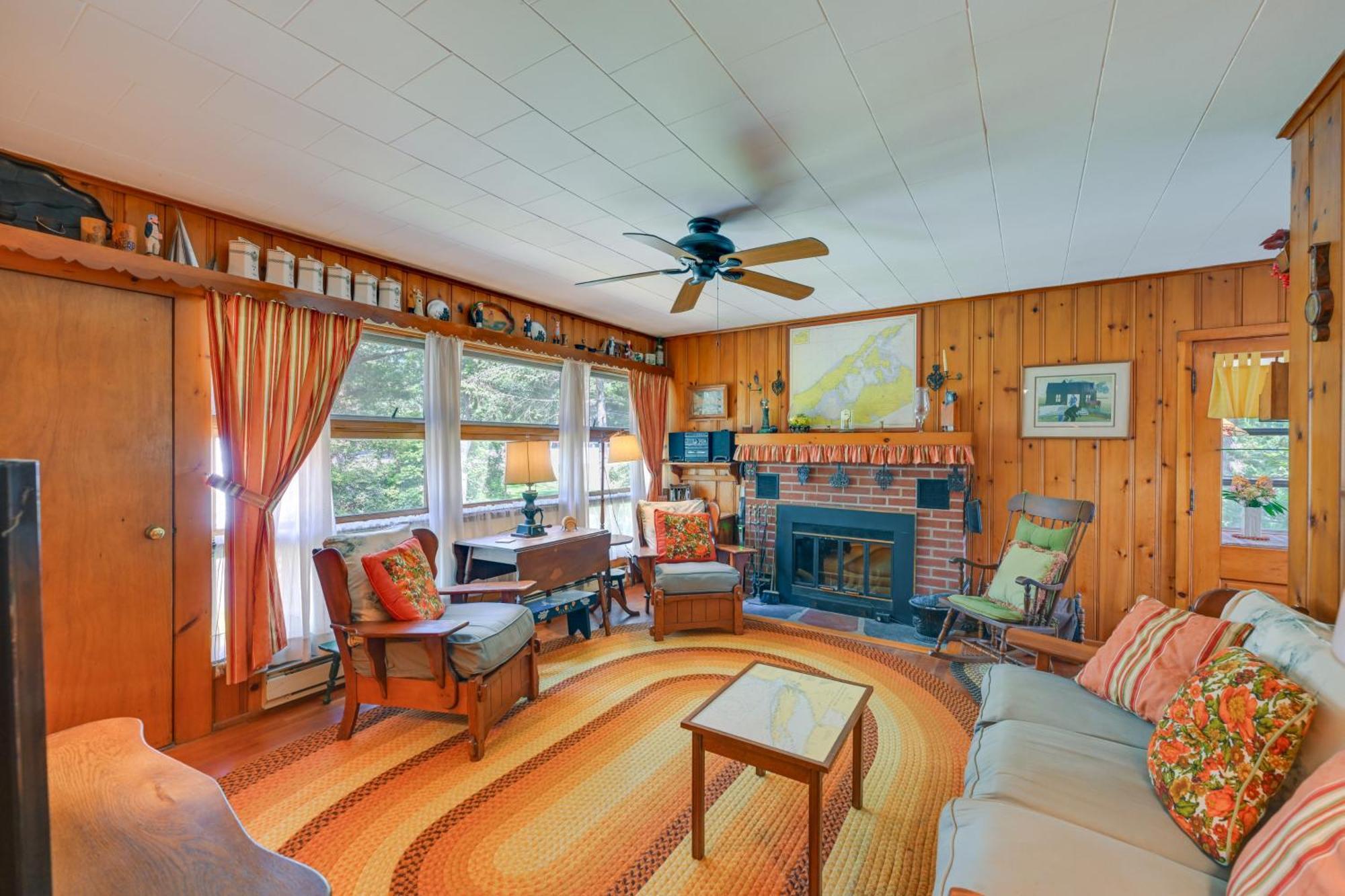 Home In Long Island Wine Country - Walk To Beach! Cutchogue Luaran gambar