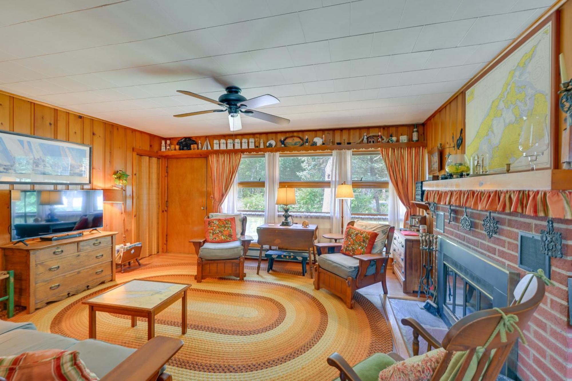 Home In Long Island Wine Country - Walk To Beach! Cutchogue Luaran gambar